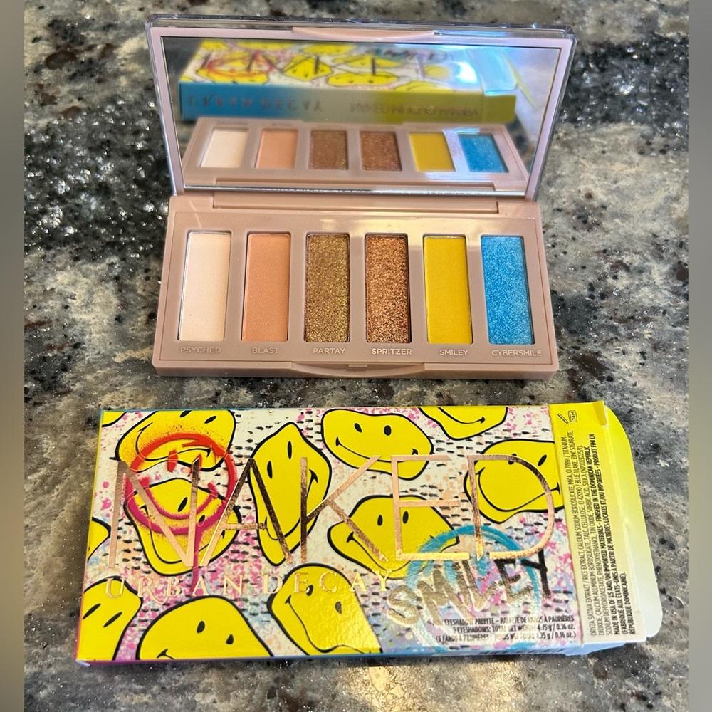 Urban Decay EyeShadow Palette-6 Smiley New